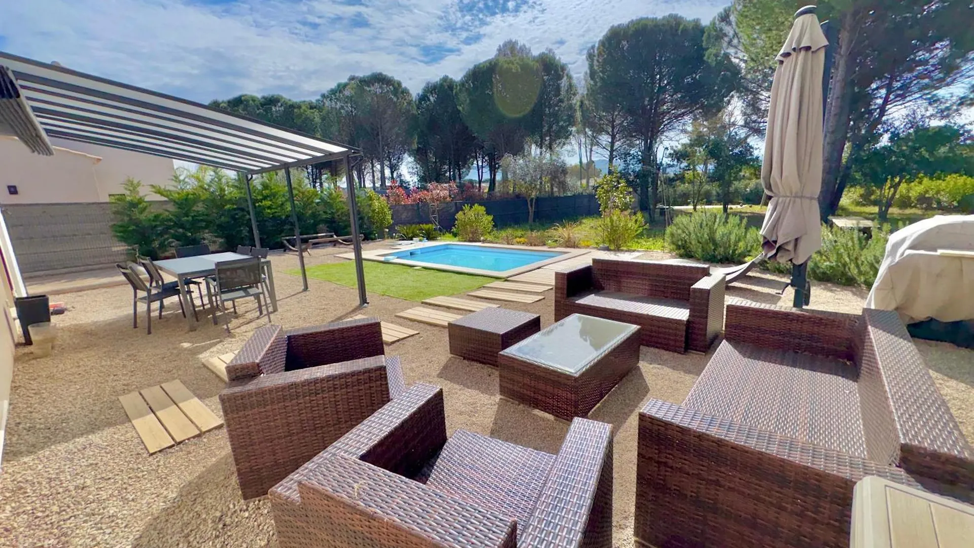Villa Style Bastide Provencale, Piscine, Jardin Et Parkings Le Muy 0*,